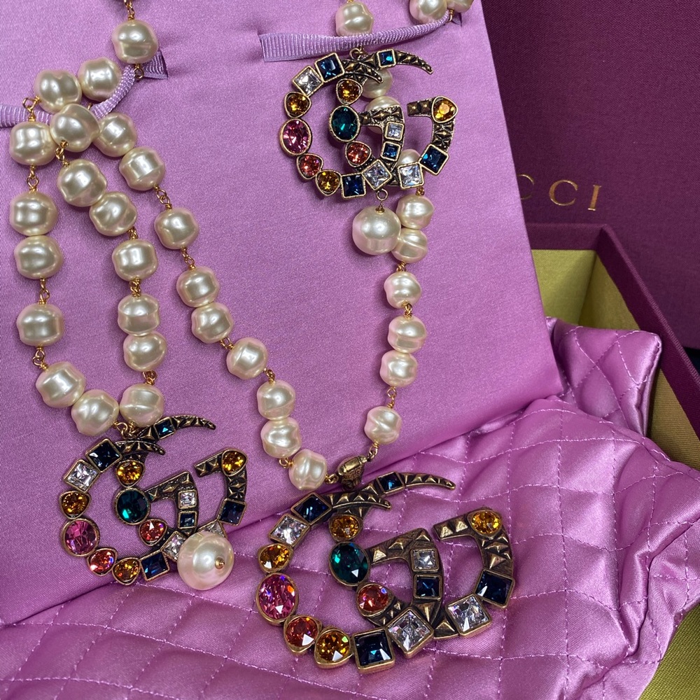 GUCCI
Crystal with Pearls Marmont three GG interlocking Necklace- NEW